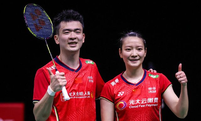 全国男子举 全国男子举